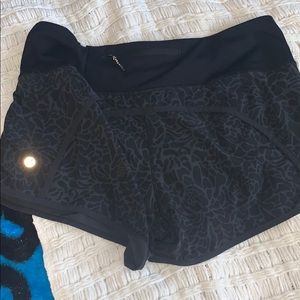 lululemon cheeta shorts